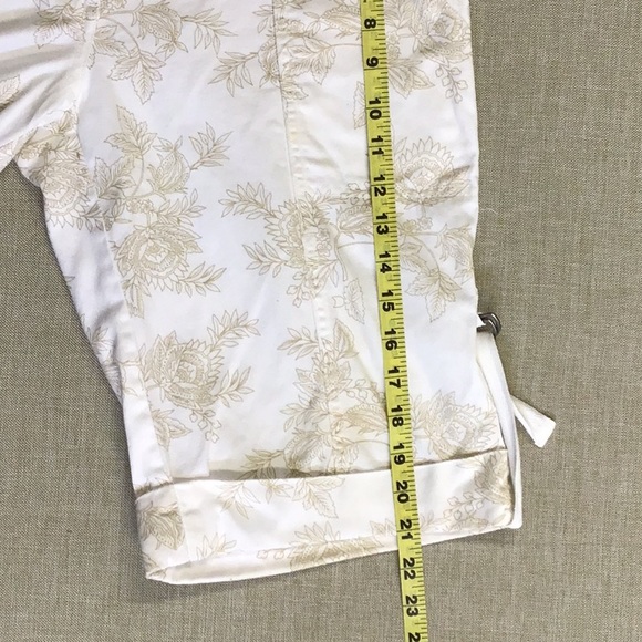 Cherokee longer shorts white w/ brown flowers - Picture 3 of 13